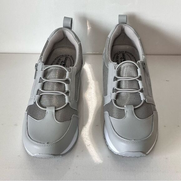 Easy Street McKinley Slip Resistant Oxfords - Picture 4 of 7